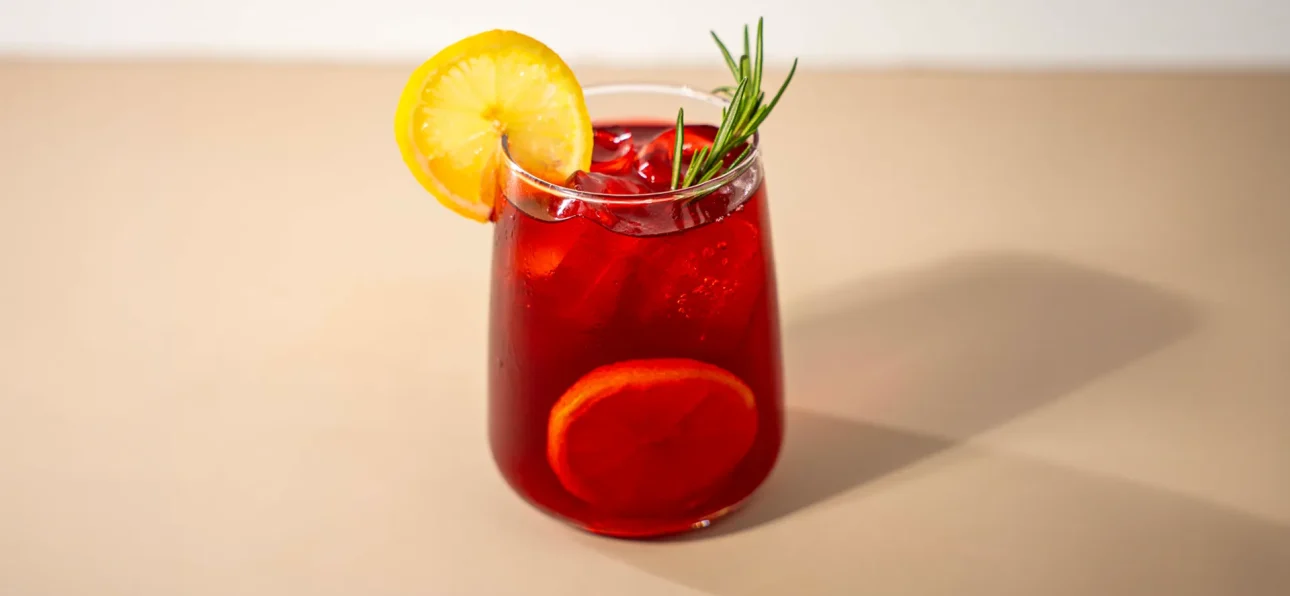 Red Berries Tea with Mint and Lime by Ronnefeldt