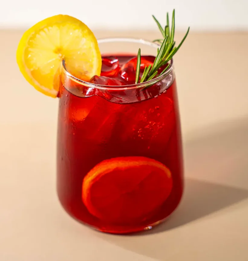 Red Berries Tea with Mint and Lime by Ronnefeldt
